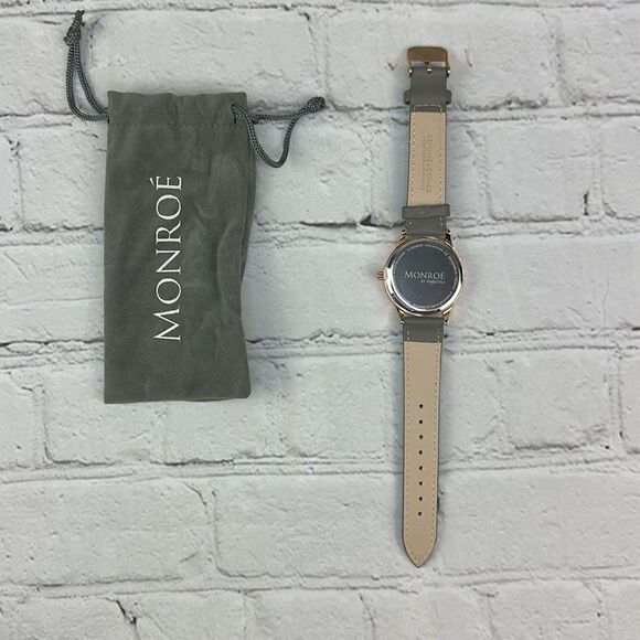 Monroé Classique Watch in Sunburst Solerose NWT